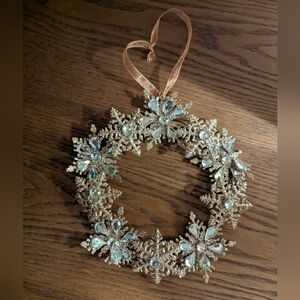 Elegant Snowflake Holiday Wreath